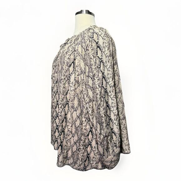 Ava & Viv Blouse Women’s Size 3X Top Snake Print Keyhole Neck Long Sleeve - Picture 2 of 7